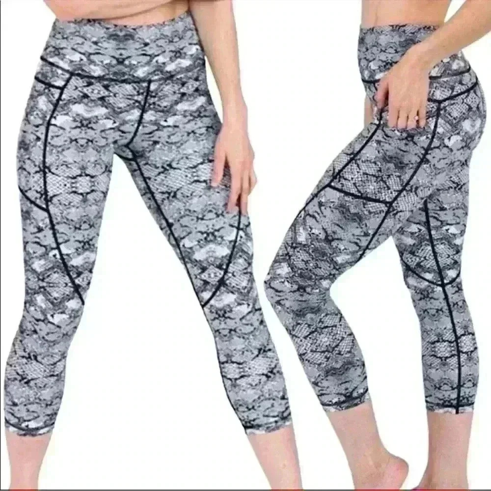 Zyia Active Cobra Metallic Pocket Light n Tight Hi-Rise Capri leggings 6-8